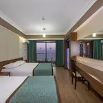 Semesteranläggning (resort) Tac Premier & 4*