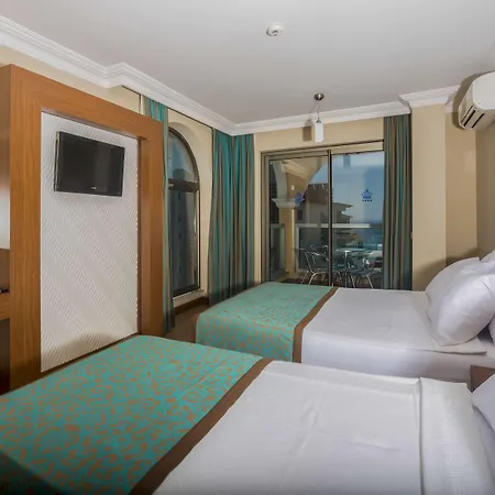 منتجع وسبا تاس بريمير 4*