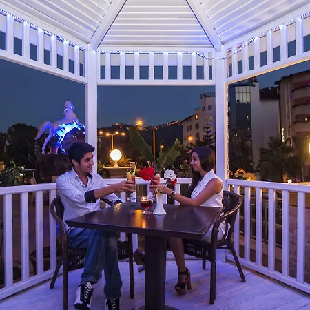 Semesteranläggning (resort) Tac Premier & 4*