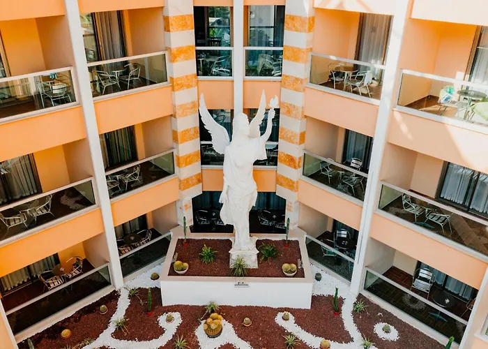 Tac Premier & Resort 4*