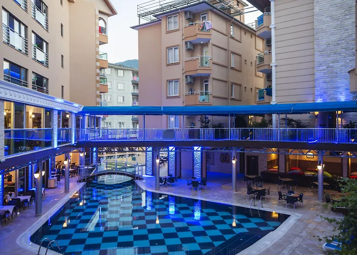 Tac Premier & Üdülőközpont 4*